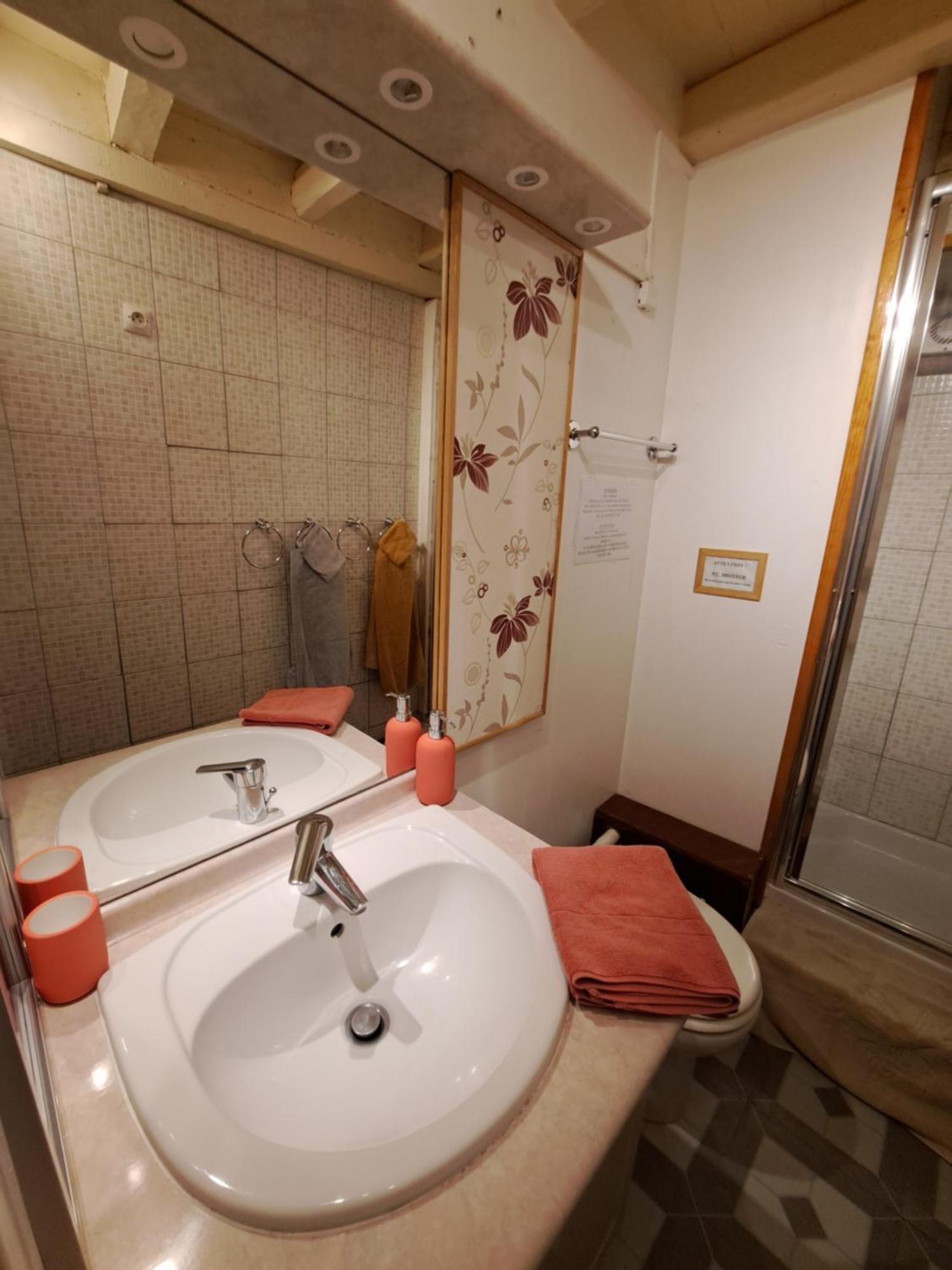 Gite De La Tour De Loire - 65 M2 Au Pied D'Une Tour De Gue Du 17Eme Siecle Mer Exterior foto